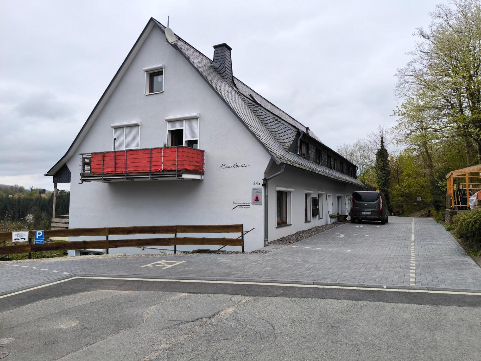 Haus Bahlo - Ferienwohnungen Attendorn Dış mekan fotoğraf